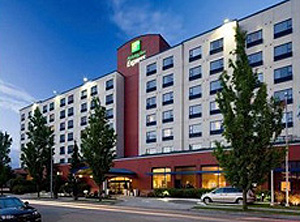 Holiday Inn Express Vancouver Airport  front