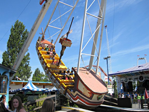 Cultus Lake Waterpark eating areas