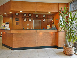 days inn vancouver airport lobby